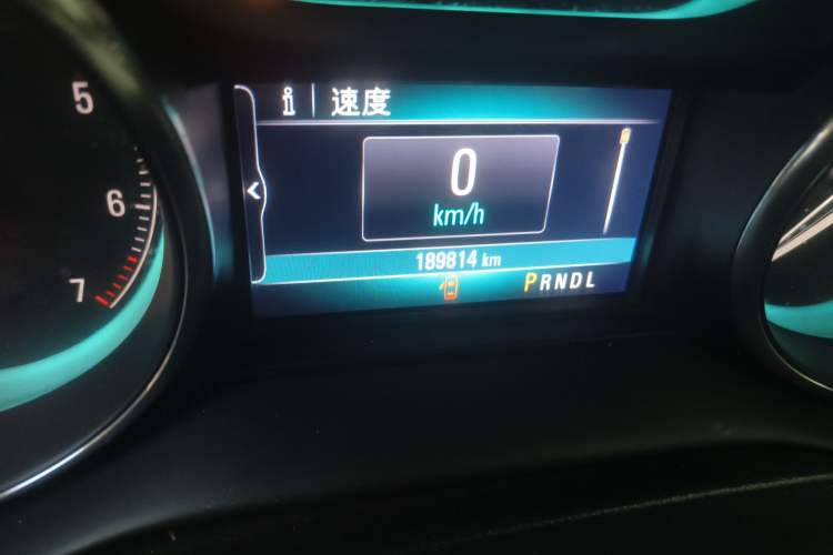 Used Buick Envision 2017 20T Two-Wheel Drive Elite Version Odometer Close Up