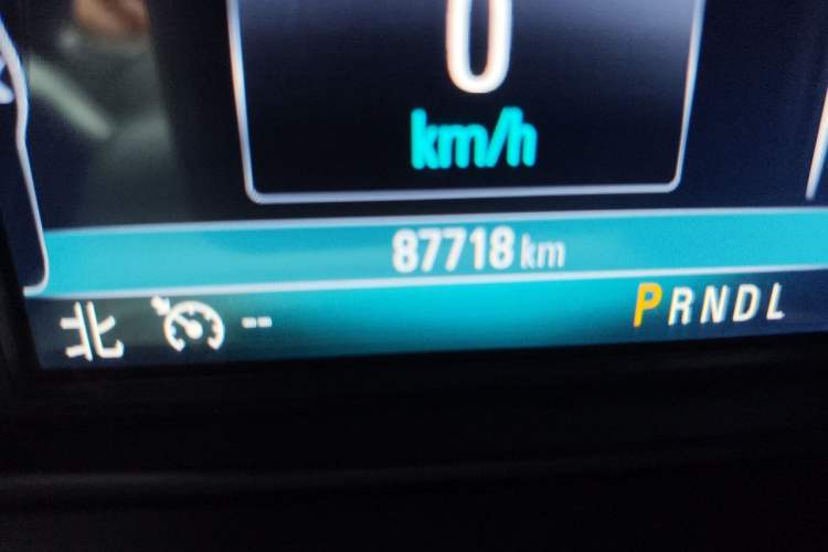 Used Buick Envision 2017 28T Four-Wheel Drive Elite Model Odometer Close Up