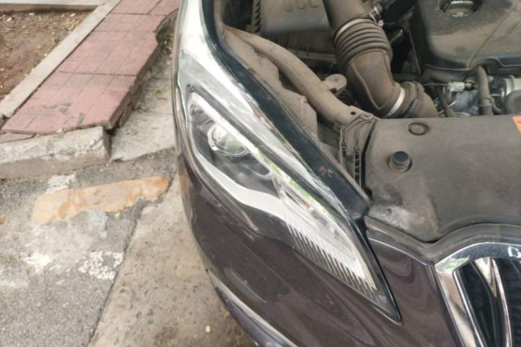 Used Buick Envision 2017 20T Two-Wheel Drive Luxury Model Right Front Headlight