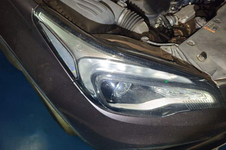 Used Buick Envision 2017 20T Two-Wheel-Drive Tech Edition Right Front Headlight