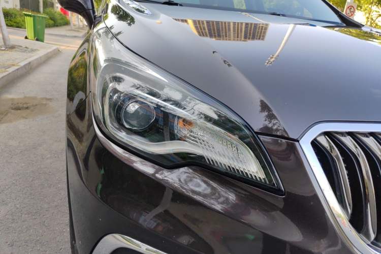 Used Buick Envision 2017 20T Two-Wheel Drive Elite Version Right Front Headlight