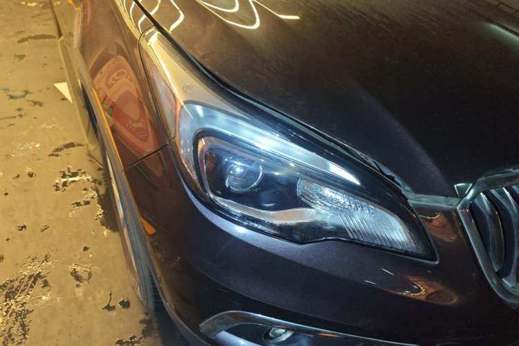 Used Buick Envision 2017 20T Two-Wheel Drive Elite Version Right Front Headlight