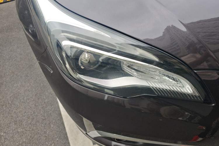 Used Buick Envision 2017 20T Two-Wheel Drive Leading Version Right Front Headlight