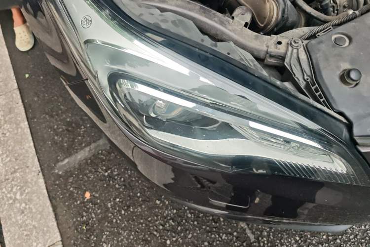 Used Buick Envision 2017 20T Two-Wheel Drive Luxury Model Right Front Headlight
