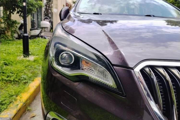 Used Buick Envision 2017 28T Four-Wheel Drive Elite Model Right Front Headlight