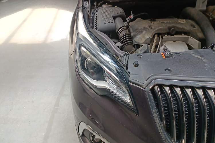 Used Buick Envision 2017 28T Four-Wheel Drive Elite Model Right Front Headlight