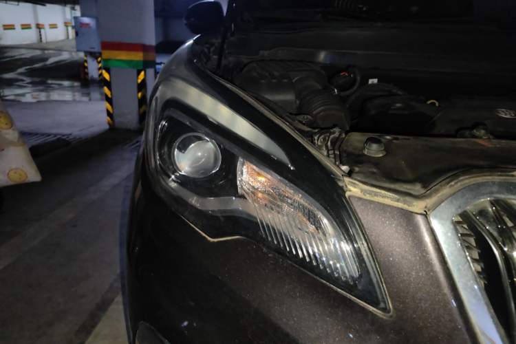 Used Buick Envision 2017 20T Two-Wheel Drive Elite Version Right Front Headlight