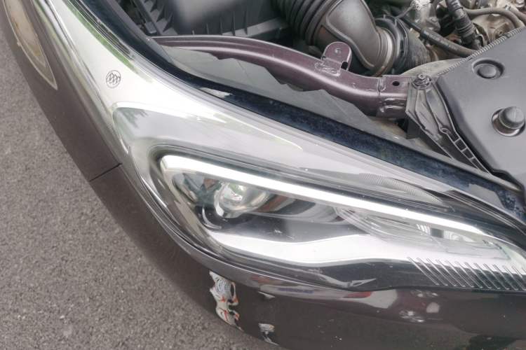 Used Buick Envision 2017 20T Two-Wheel Drive Elite Version Right Front Headlight