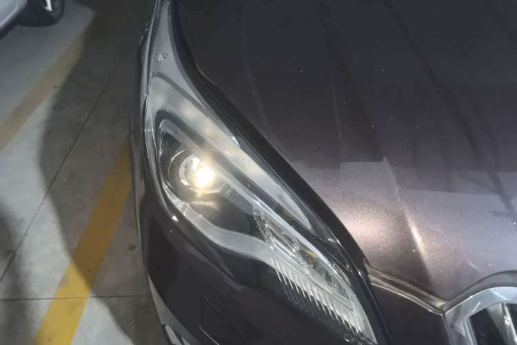 Used Buick Envision 2017 28T Four-Wheel Drive Elite Model Right Front Headlight
