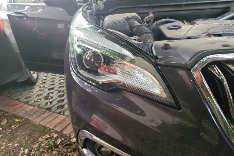 Used Buick Envision 2017 20T Two-Wheel Drive Elite Version Right Front Headlight
