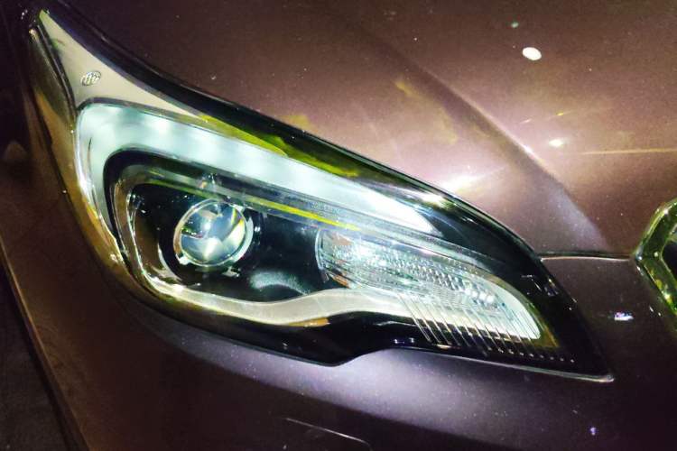 Used Buick Envision 2017 20T Two-Wheel Drive Luxury Model Right Front Headlight