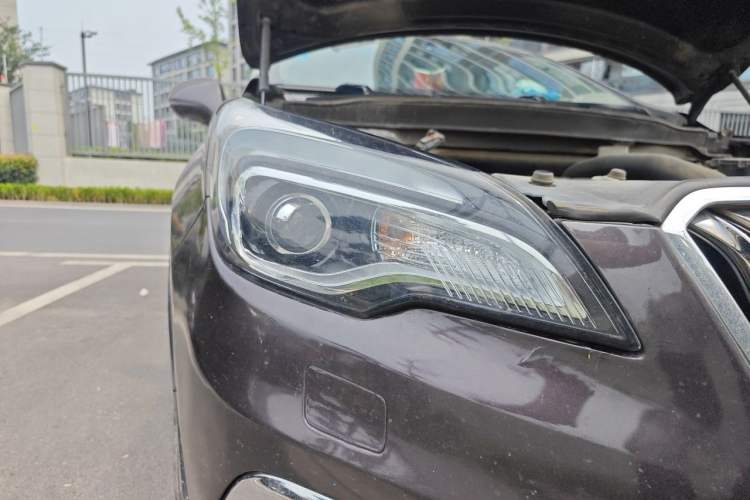Used Buick Envision 2017 28T Four-Wheel Drive Elite Model Right Front Headlight