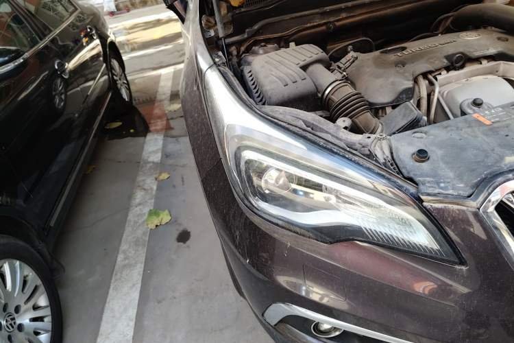 Used Buick Envision 2017 28T Four-Wheel Drive Elite Model Right Front Headlight