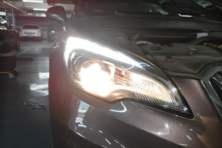 Used Buick Envision 2017 20T Two-Wheel Drive Leading Version Right Front Headlight