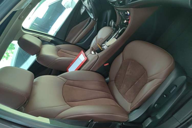 Used Buick Envision 2017 20T Two-Wheel Drive Luxury Model Right Front Seat