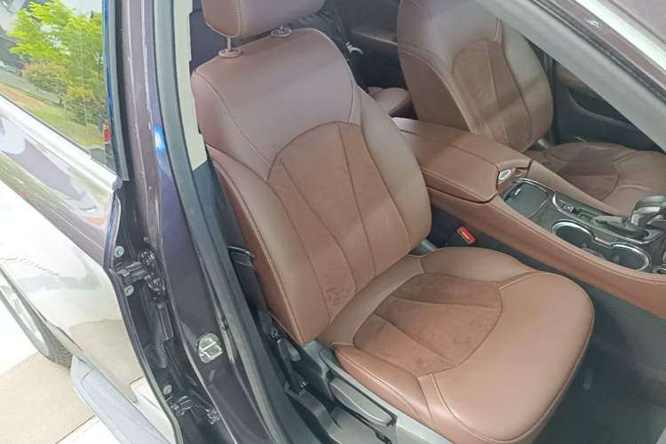 Used Buick Envision 2017 20T Two-Wheel Drive Elite Version Right Front Seat