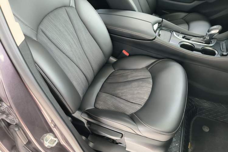 Used Buick Envision 2017 20T Two-Wheel Drive Leading Version Right Front Seat