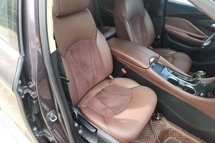 Used Buick Envision 2017 20T Two-Wheel Drive Elite Version Right Front Seat