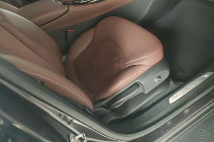 Used Buick Envision 2017 20T Two-Wheel Drive Elite Version Right Front Seat