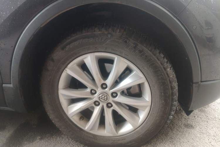 Used Buick Envision 2017 28T Four-Wheel Drive Luxury Model Right Front Wheel Hub
