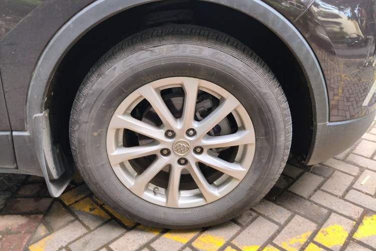 Used Buick Envision 2017 20T Two-Wheel Drive Elite Version Right Front Wheel Hub
