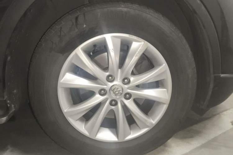 Used Buick Envision 2017 28T Four-Wheel Drive Elite Model Right Front Wheel Hub