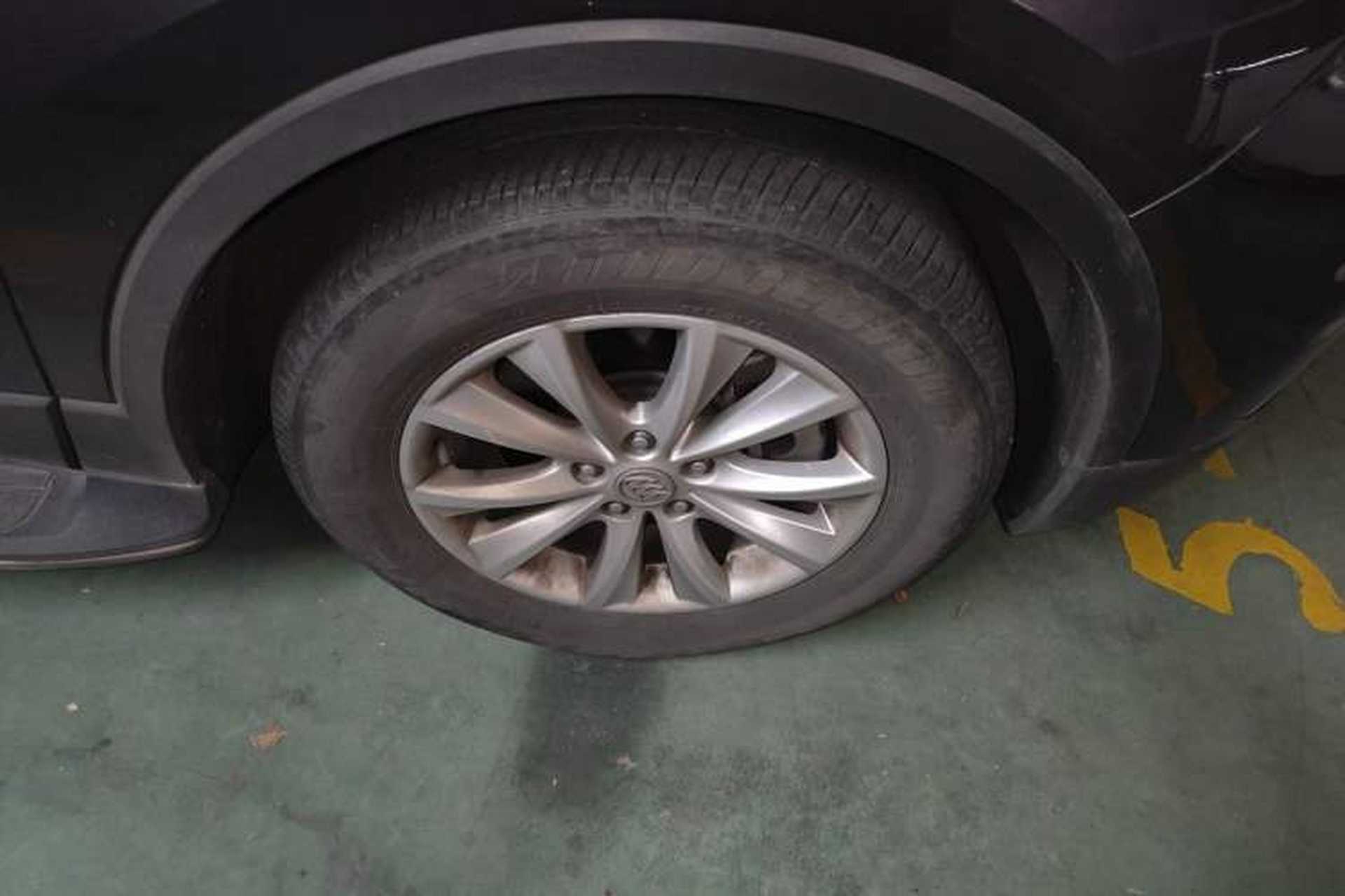 Used Buick Envision 2017 28T Four-Wheel Drive Elite Model Right Front Wheel Hub