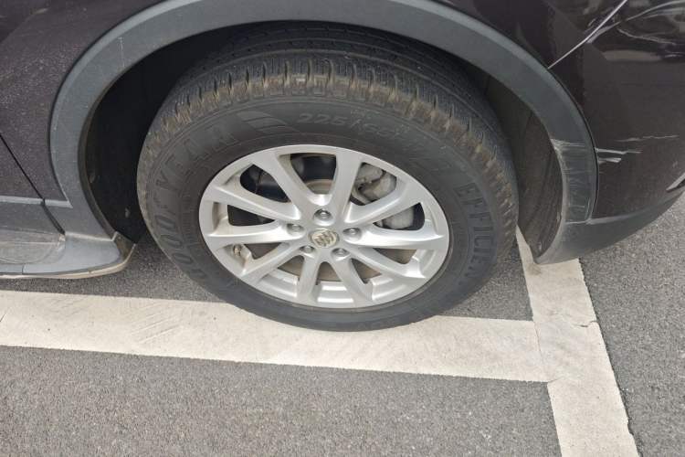 Used Buick Envision 2017 20T Two-Wheel Drive Leading Version Right Front Wheel Hub