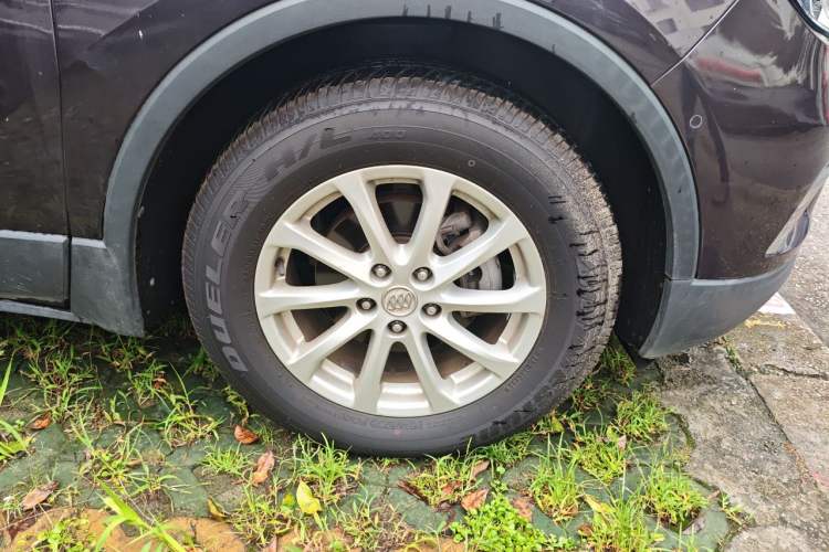 Used Buick Envision 2017 20T Two-Wheel Drive Luxury Model Right Front Wheel Hub