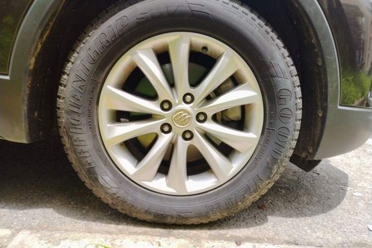 Used Buick Envision 2017 28T Four-Wheel Drive Elite Model Right Front Wheel Hub