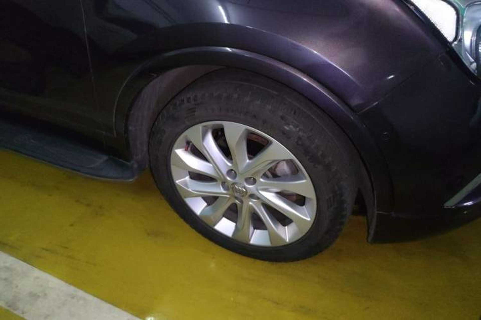Used Buick Envision 2017 28T All-Wheel-Drive Versatile Sport Flagship Edition Right Front Wheel Hub