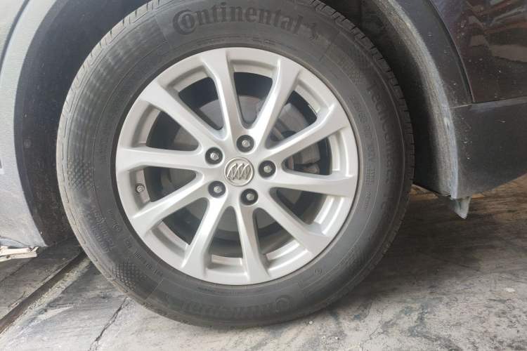 Used Buick Envision 2017 20T Two-Wheel Drive Leading Version Right Front Wheel Hub
