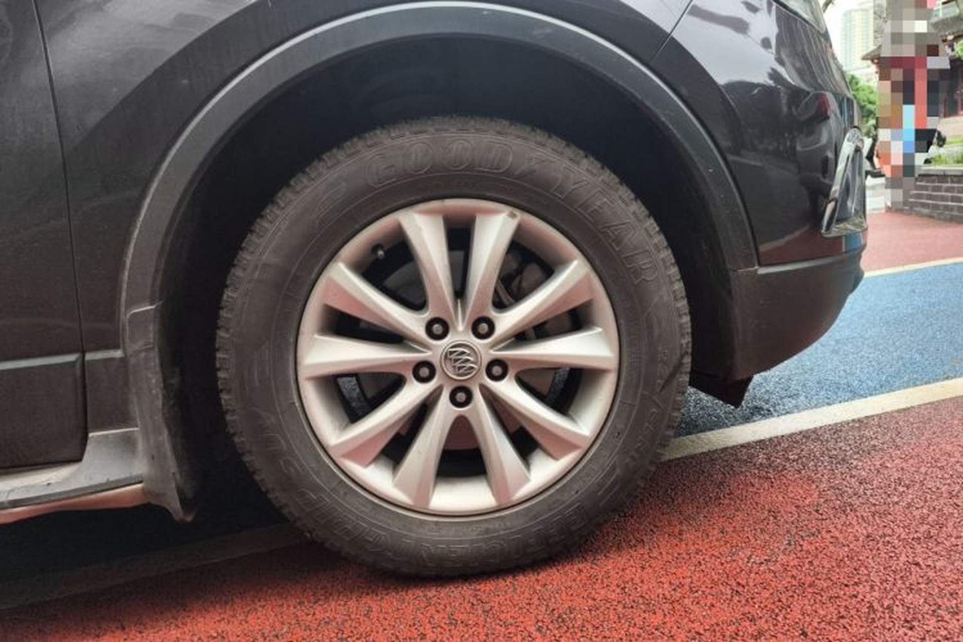 Used Buick Envision 2017 28T Four-Wheel Drive Elite Model Right Front Wheel Hub