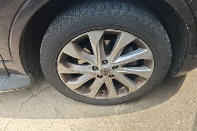 Used Buick Envision 2017 28T All-Wheel-Drive Versatile Sport Flagship Edition Right Front Wheel Hub