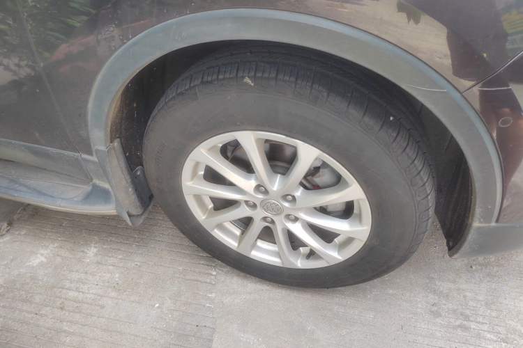 Used Buick Envision 2017 20T Two-Wheel Drive Luxury Model Right Front Wheel Hub