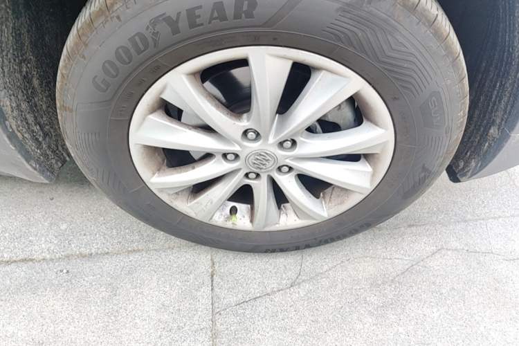Used Buick Envision 2017 28T Four-Wheel Drive Elite Model Right Front Wheel Hub