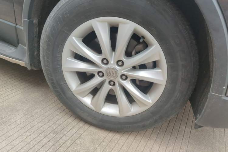 Used Buick Envision 2017 28T Four-Wheel Drive Elite Model Right Front Wheel Hub