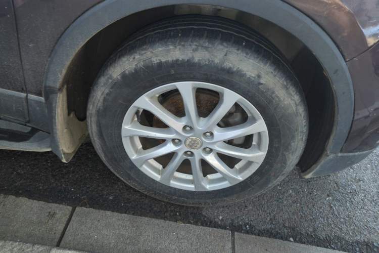 Used Buick Envision 2017 20T Two-Wheel Drive Elite Version Right Front Wheel Hub