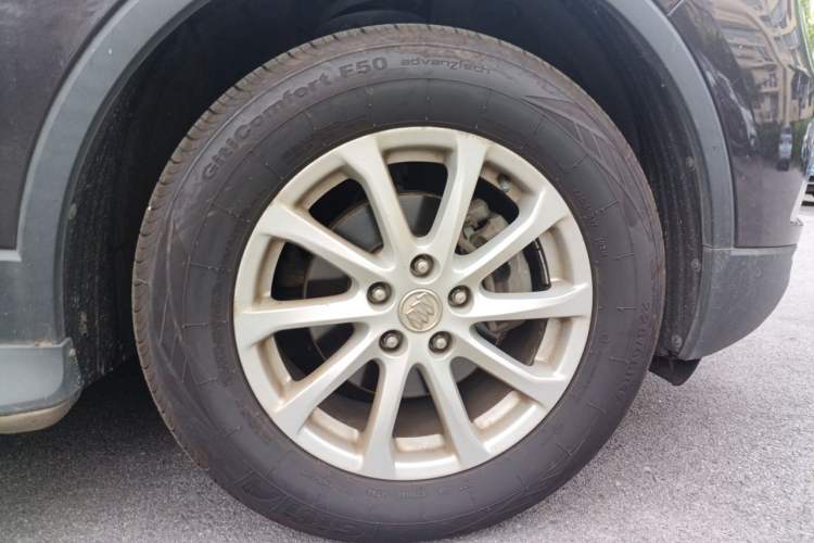 Used Buick Envision 2017 20T Two-Wheel Drive Elite Version Right Front Wheel Hub