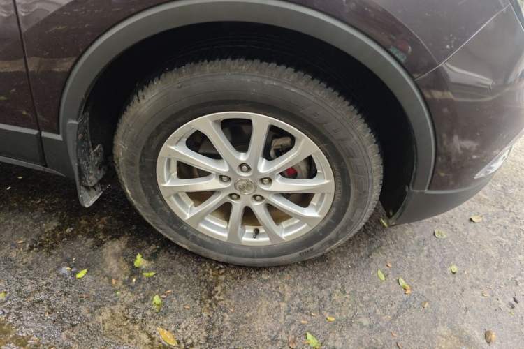 Used Buick Envision 2017 20T Two-Wheel Drive Leading Version Right Front Wheel Hub