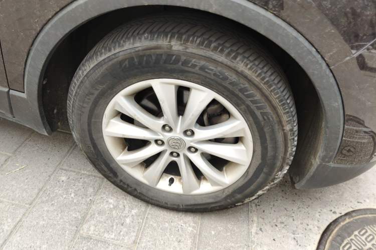 Used Buick Envision 2017 28T Four-Wheel Drive Elite Model Right Front Wheel Hub