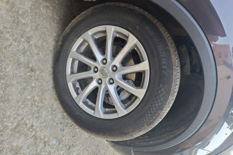 Used Buick Envision 2017 20T Two-Wheel Drive Leading Version Right Front Wheel Hub