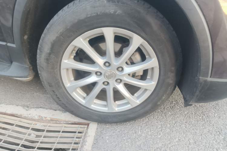 Used Buick Envision 2017 20T Two-Wheel Drive Elite Version Right Front Wheel Hub