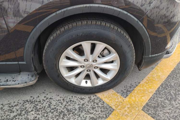 Used Buick Envision 2017 28T Four-Wheel Drive Elite Model Right Front Wheel Hub