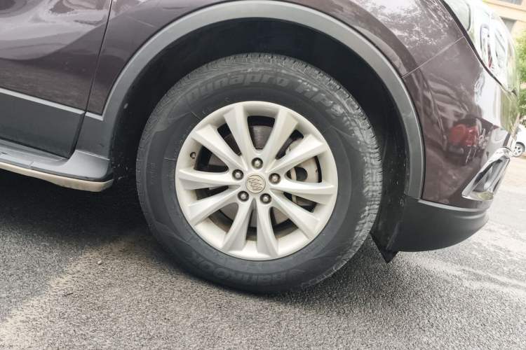 Used Buick Envision 2017 28T Four-Wheel Drive Elite Model Right Front Wheel Hub