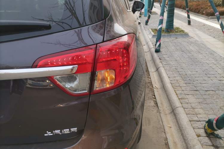 Used Buick Envision 2017 20T Two-Wheel Drive Elite Version Right Rear Taillight