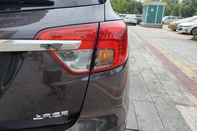 Used Buick Envision 2017 20T Two-Wheel Drive Leading Version Right Rear Taillight