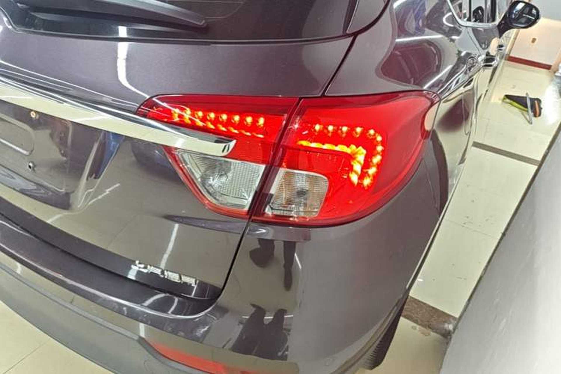 Used Buick Envision 2017 20T Two-Wheel Drive Leading Version Right Rear Taillight