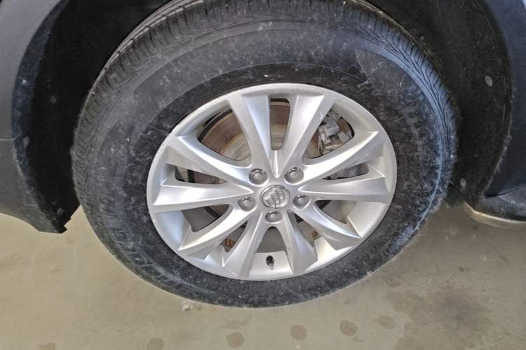 Used Buick Envision 2017 28T Four-Wheel Drive Elite Model Right Rear Wheel Hub