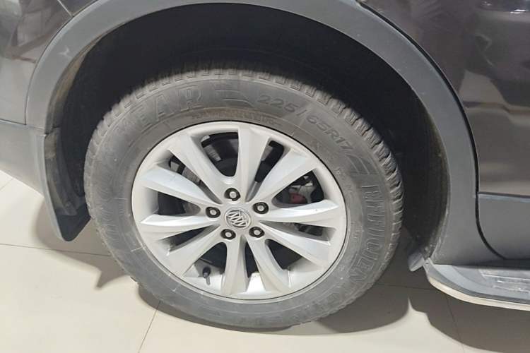 Used Buick Envision 2017 28T Four-Wheel Drive Elite Model Right Rear Wheel Hub